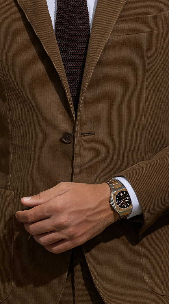 スーツに合わせたベルロス