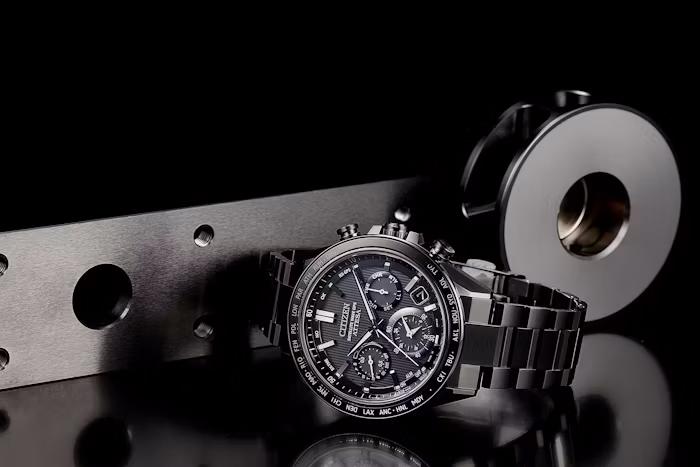 シチズン アテッサのチタン素材を使用した軽量高級モデル