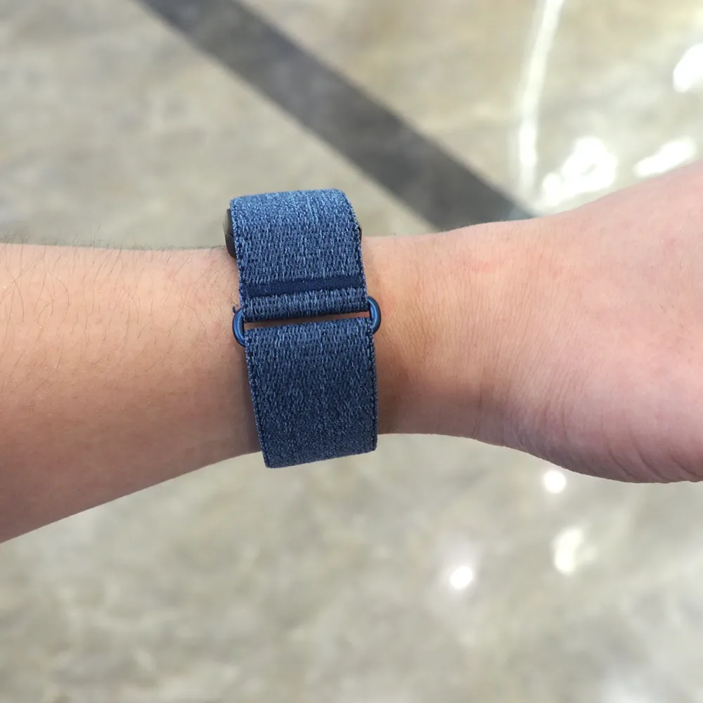 ガーミン CIRQA Smart Band ベルクロを留めた状態の重なりと締め加減